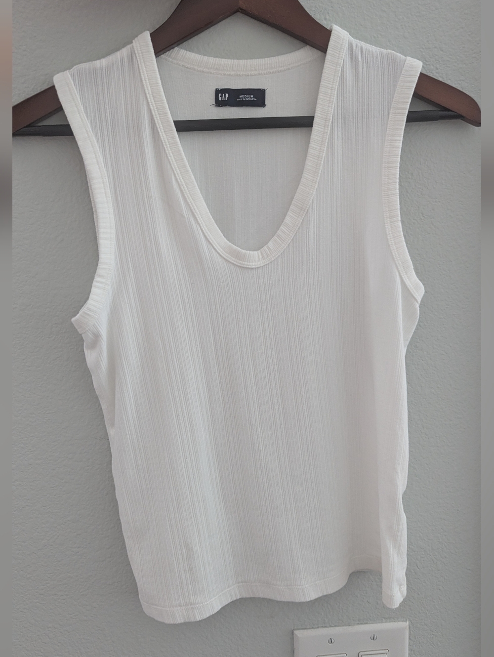 GAP White Ribbed Scoop Neck Tank